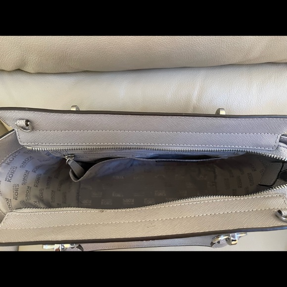 Michael Kors handbag - Picture 3 of 3